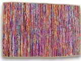 un tapis multicolore à rayures verticales de différentes couleurs