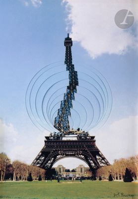 a picture of the eiffel tower in the middle of the park