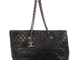 sac cabas Chanel en cuir matelassé noir