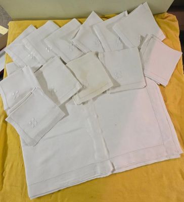 155 / À récupérer dans une maison à Meyzieu : -1 B arm…