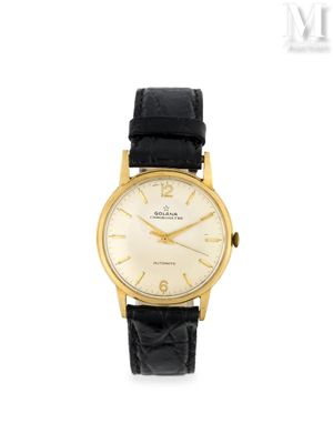 gros plan d'une montre sur fond blanc