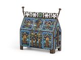 une image représentant un banc en bois orné d'un motif décoratif