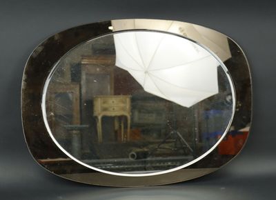 Miroir à encadrement de verre fumé/teinté.