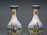paire de vases chinois représentant des personnages dans un paysage