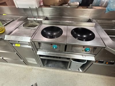 Lot comprenant 2 Woks a induction BOHNER et 1 cuiseur a pate…