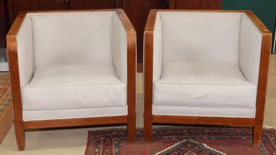 paire de chaises de style « mid-century » avec accoudoirs rembourrés