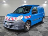 la photo d'une camionnette bleue avec une bande rouge et blanche sur le côté