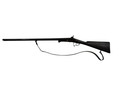 un fusil noir sur fond blanc, avec une arme à feu au premier plan