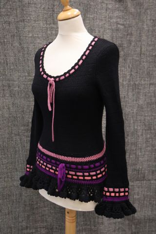 Christian LACROIX Bazar – Pull en laine noir, mauve et rose. Tail...