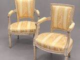 paire de fauteuils de style louis xvi