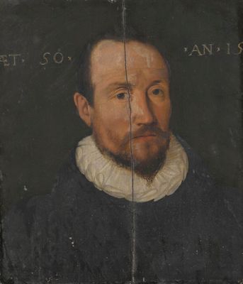 portrait d'un homme barbu, vêtu d'un manteau noir et d'un col blanc