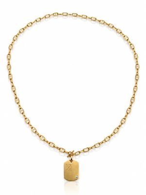 un collier en or avec un petit pendentif carré au bout d'une chaîne