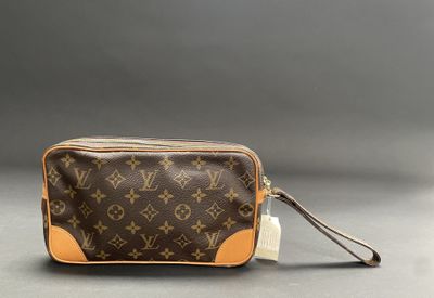 louis vuittou toilet bag
