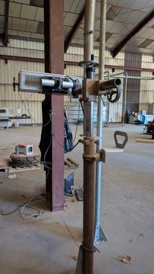 une photo d'une machine dans un bâtiment où des travaux sont en cours