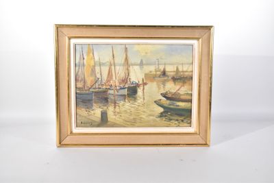 tableau représentant des voiliers dans un port, avec un cadre doré sur fond blanc