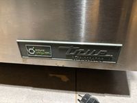 Un caisson réfrigéré TRUE positif inox une porte (photo 2)