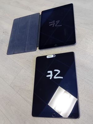 2 tablettes APPLE IPAD (sans chargeur, 1 écran fêlé)