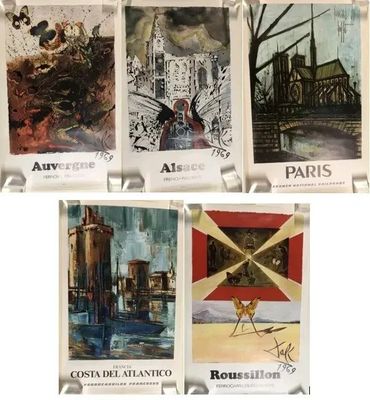 quatre cartes postales représentant diverses peintures d'une ville et d'une église