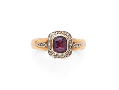 une bague en rubis et diamants
