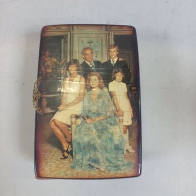 a picture of a family picture on a box