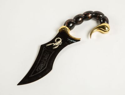 Couteau scorpion, évocation moderne d'une arme d'Heroic Fant… - Photo 1