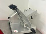 une machine posée sur un comptoir