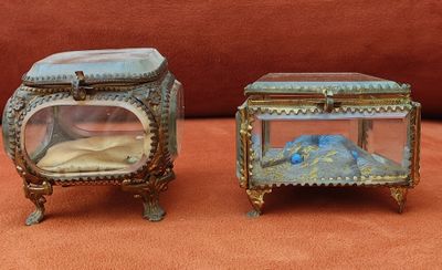 Deux boîtes à bijoux 1900 modèle carré hauteur 8 x largeur 8…