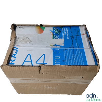 une boîte en carton contenant une boîte de nourriture