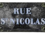 a sign that says rue sincolas on it