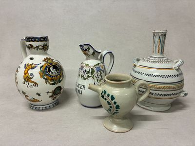 trois types de vases différents sur la table