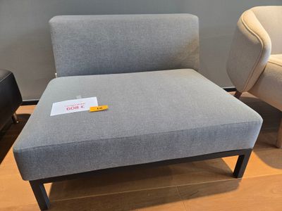 Canapé "Rome" Prix d'achat TTC : 535,92€ Mise à prix : 100€