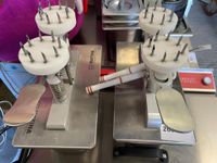 Deux machines à fourrer (injecteur) avec bacs gastro