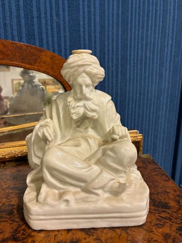 Jacob PETIT (dans le goût). Encrier en porcelaine blanche, la bas