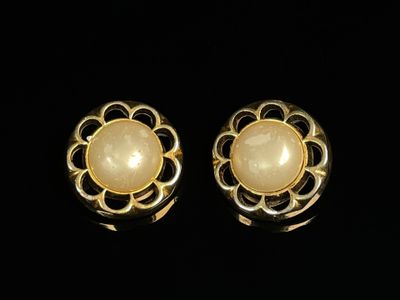 ANOYNME. Paire de CLIPS d'OREILLE de forme circulaire Ils so…