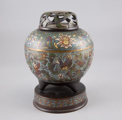 Vase chinois en cloisonné, orné d'un décor floral
