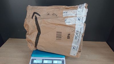 Lot de 1 colis Mystere (Retour Amazon,NPAI, Adresse incomple…