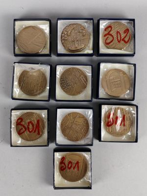 neuf sortes de chocolats différentes dans une boîte