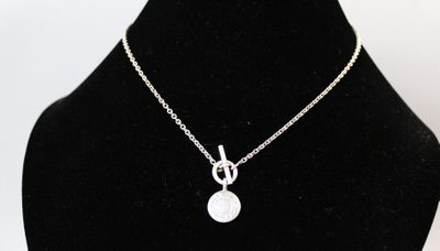 HERMES "Ex-Libris". Collier ras de cou en argent 925°°° (cyg…