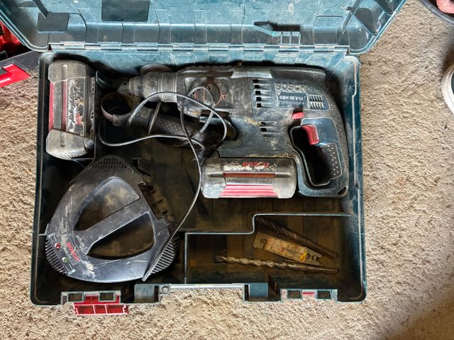 Perforateur à batterie BOSCH GBH 36V-LI Professionnal avec 2 batt...