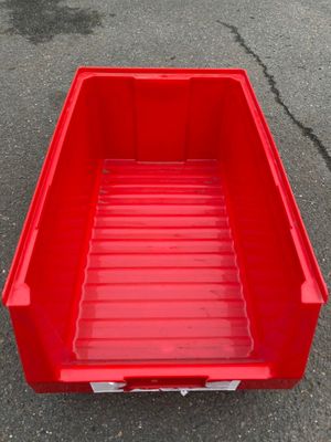 Un lot de 10 bacs à bec ( kangourou ) 30L rouge professionne…