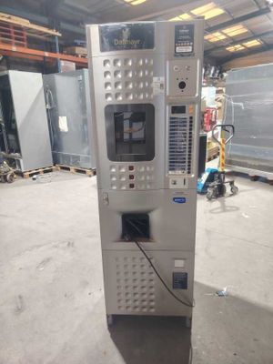 une image d'une machine dans un entrepôt