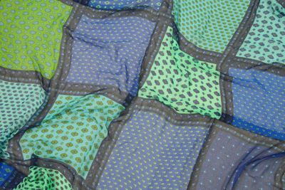 SOULEIADO. Grand carré en mousseline de soie à motifs bleu e… - Photo 1