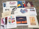de nombreuses œuvres d'art de styles variés sont exposées au rez-de-chaussée