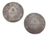 deux pièces d'argent, dont l'une est ornée d'une couronne et l'autre d'une couronne de fleurs