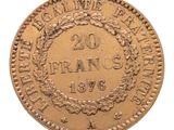 un gros plan d'une pièce de monnaie ornée d'une couronne