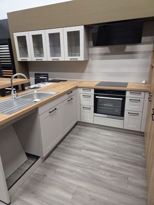 Cuisine aménagée comprenant plan de travail 2490x870 avec évier, retou - Photo 1