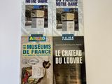 deux livres posés sur une table, sur fond blanc