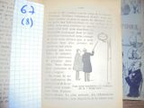 un livre ouvert sur lequel figure le dessin d'un homme tenant une raquette de tennis