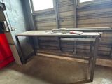 a table that is in the middle of a room