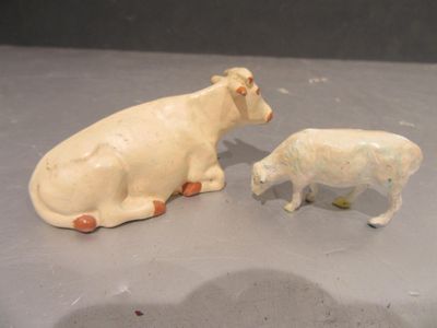 Vache Couchee EN Plomb Creux + UN Mouton .